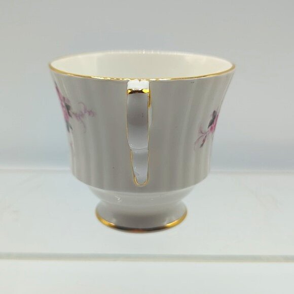 Hammersley Teacup & Saucer Fine Bone China Made in England Floral Gold Trim - Picture 4 of 9